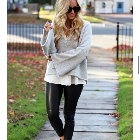 Free People Lovely Lines Bell Sleeve Sweater in Grey
size Medium Oversized - Picture 7 of 12